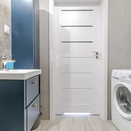 Chopina Comfort By Bookinghost *