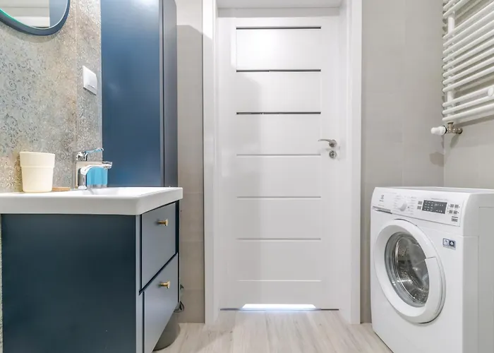 Chopina Comfort By Bookinghost *