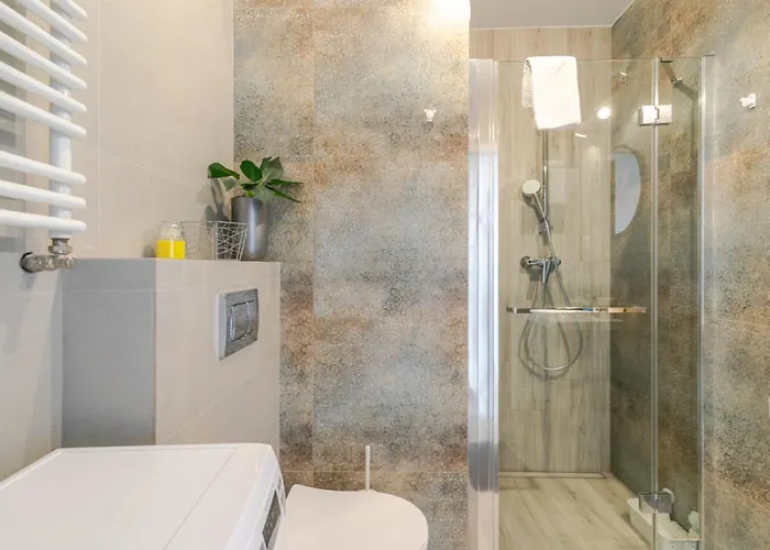 Chopina Comfort By Bookinghost *